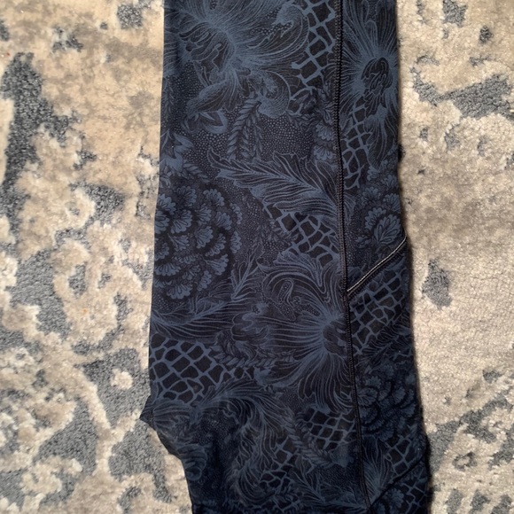 Lululemon Speed Up Tight (Full-On Luxtreme 28") - Picture 5 of 5